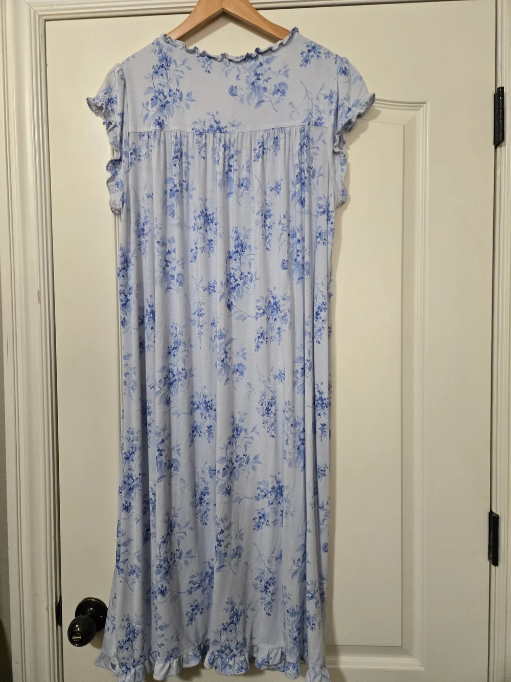 Eileen West Light Blue Floral Button-Front Nightgown Cozy Soft Feminine